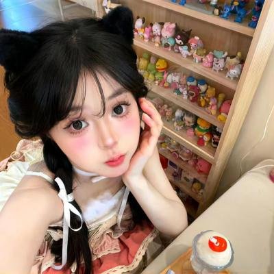 红妆问佳人